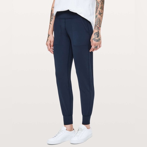 Lululemon Align Jogger *28"
True Navy Size 6 - Picture 1 of 6